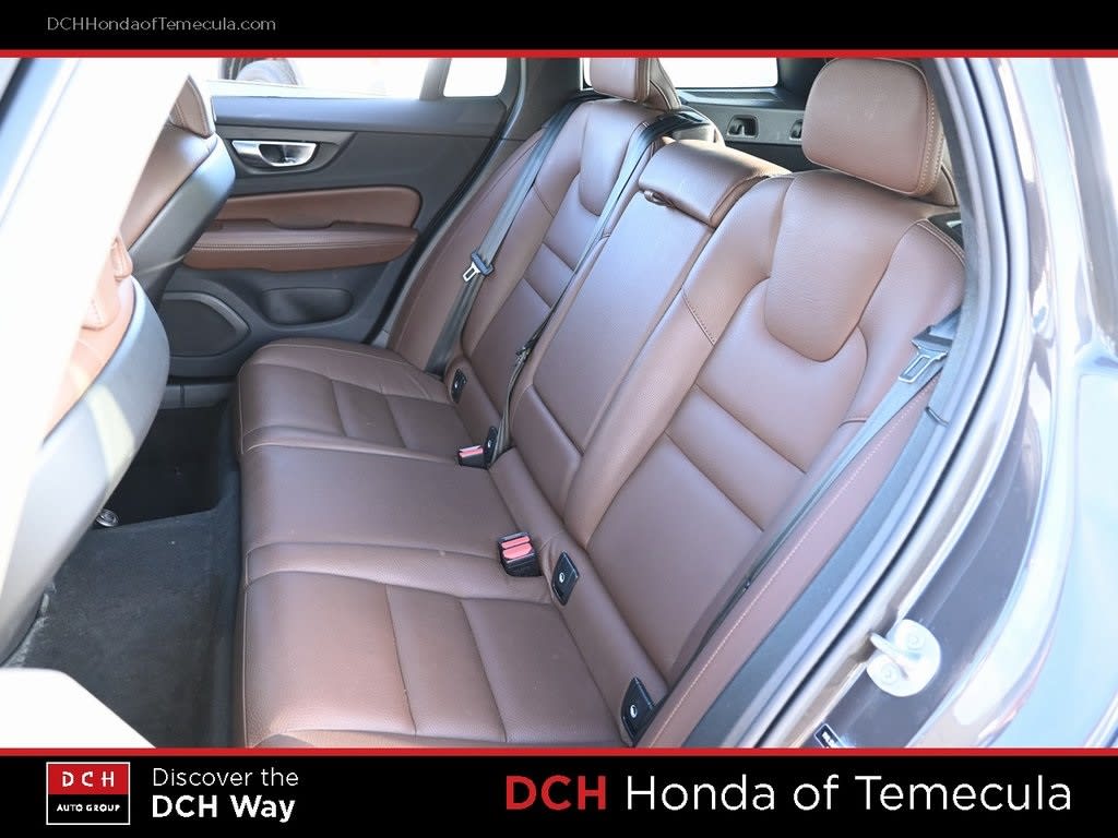 Thumbnail: 2024 Volvo V60 - 10