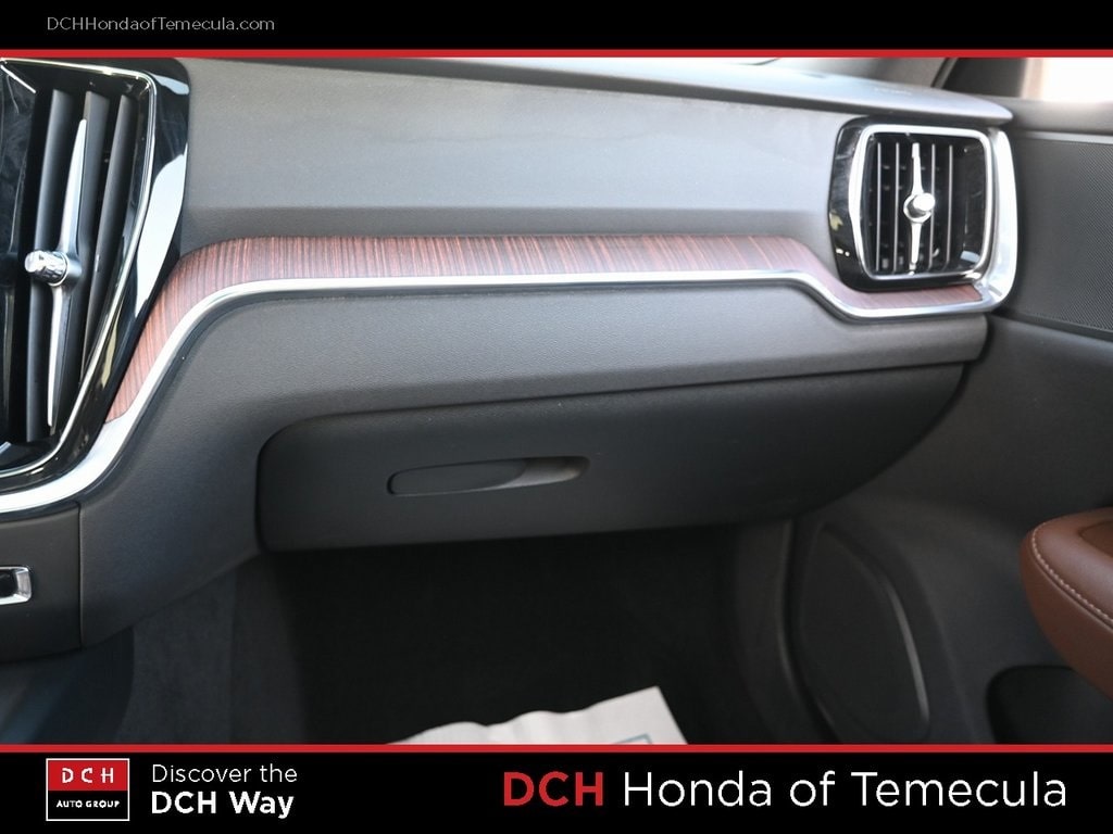 Thumbnail: 2024 Volvo V60 - 19