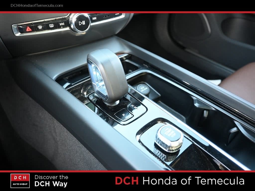 Thumbnail: 2024 Volvo V60 - 12