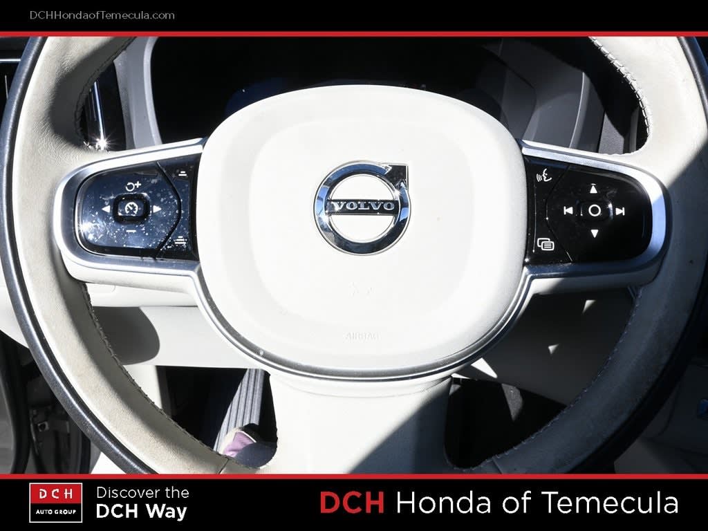 Thumbnail: 2025 Volvo XC60 - 17