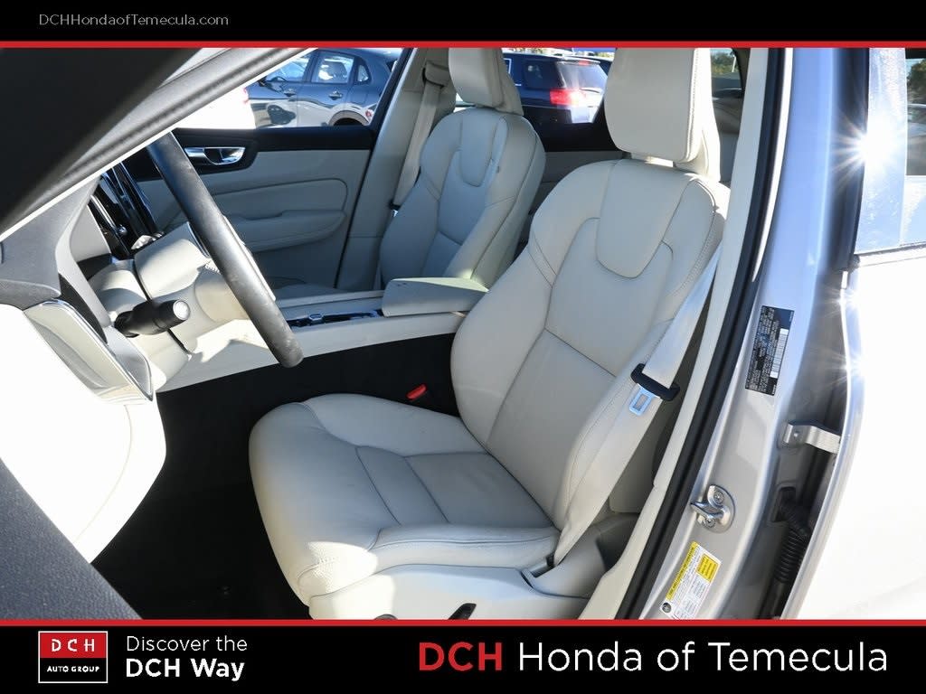 Thumbnail: 2025 Volvo XC60 - 8