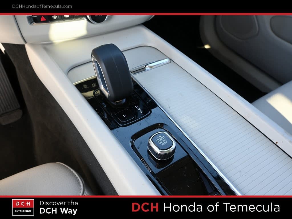 Thumbnail: 2025 Volvo XC60 - 12