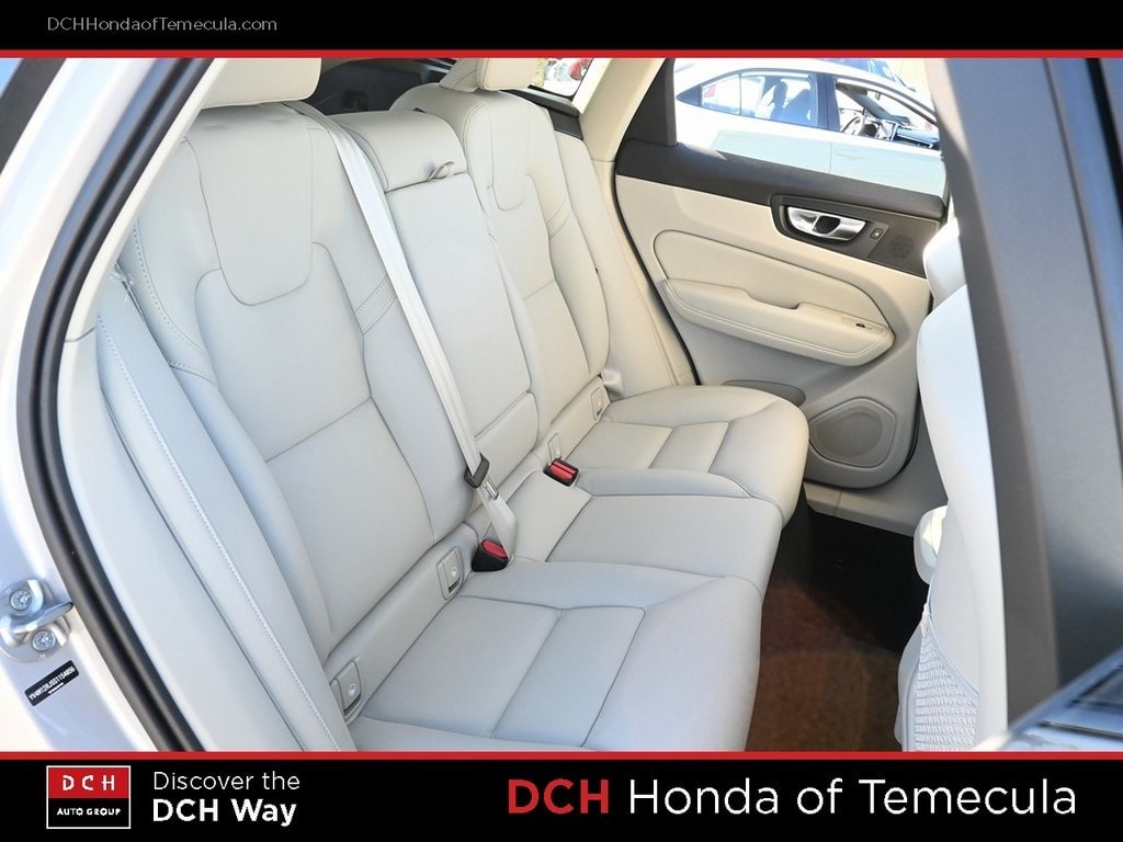 Thumbnail: 2025 Volvo XC60 - 22