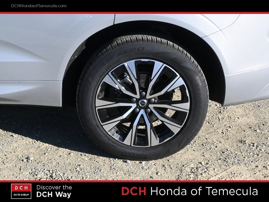 Thumbnail: 2025 Volvo XC60 - 7