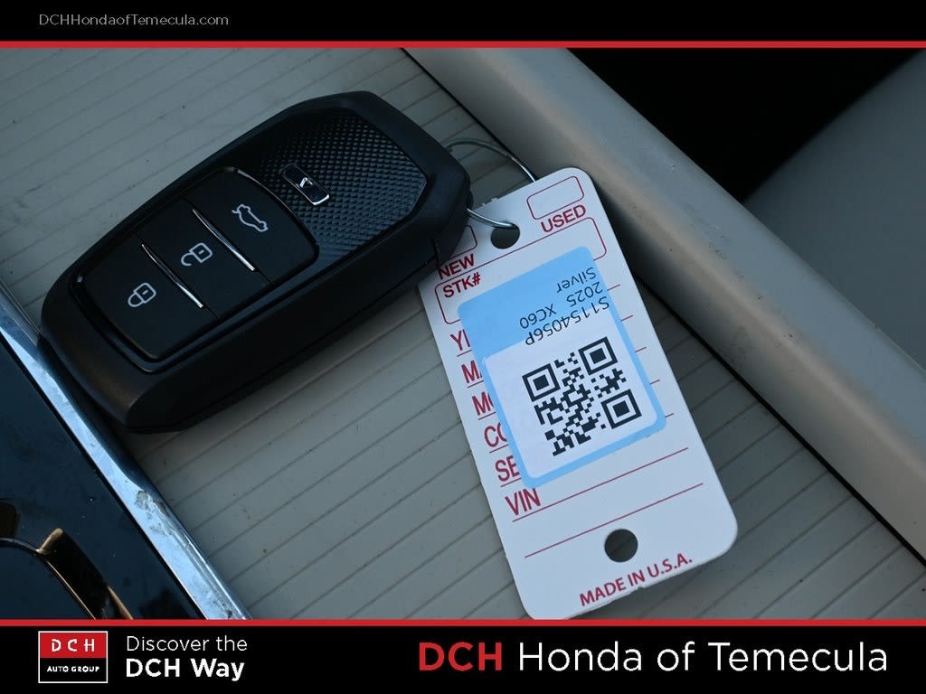 Thumbnail: 2025 Volvo XC60 - 14