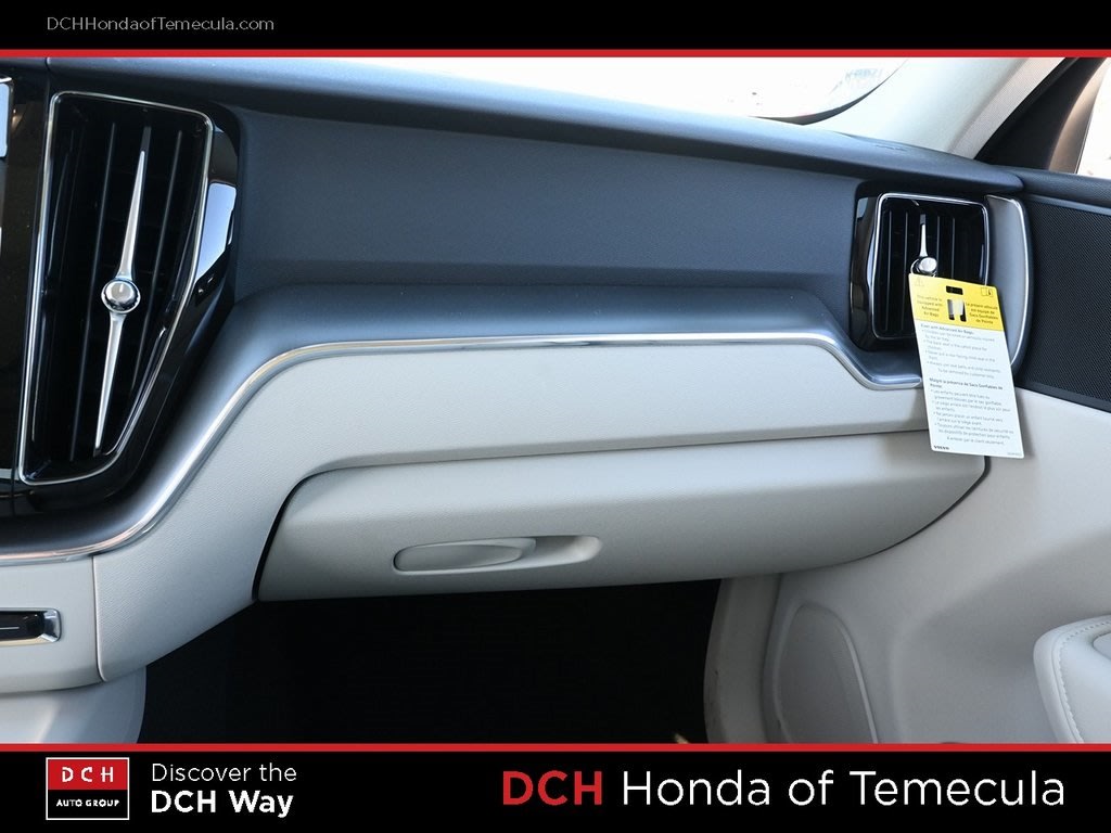 Thumbnail: 2025 Volvo XC60 - 19