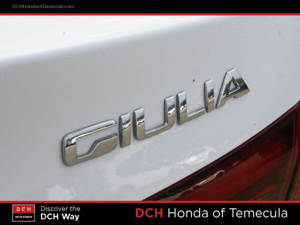 Thumbnail: 2021 Alfa Romeo Giulia - 6