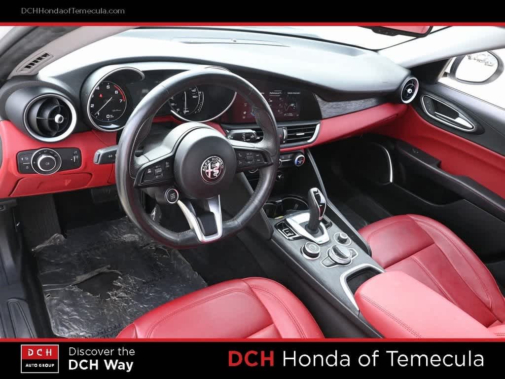 Thumbnail: 2021 Alfa Romeo Giulia - 2