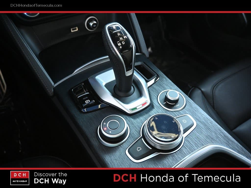 Thumbnail: 2023 Alfa Romeo Stelvio - 13