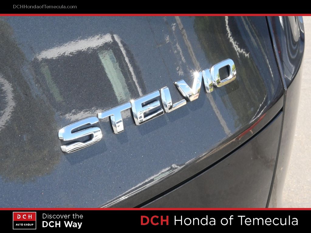 Thumbnail: 2023 Alfa Romeo Stelvio - 6
