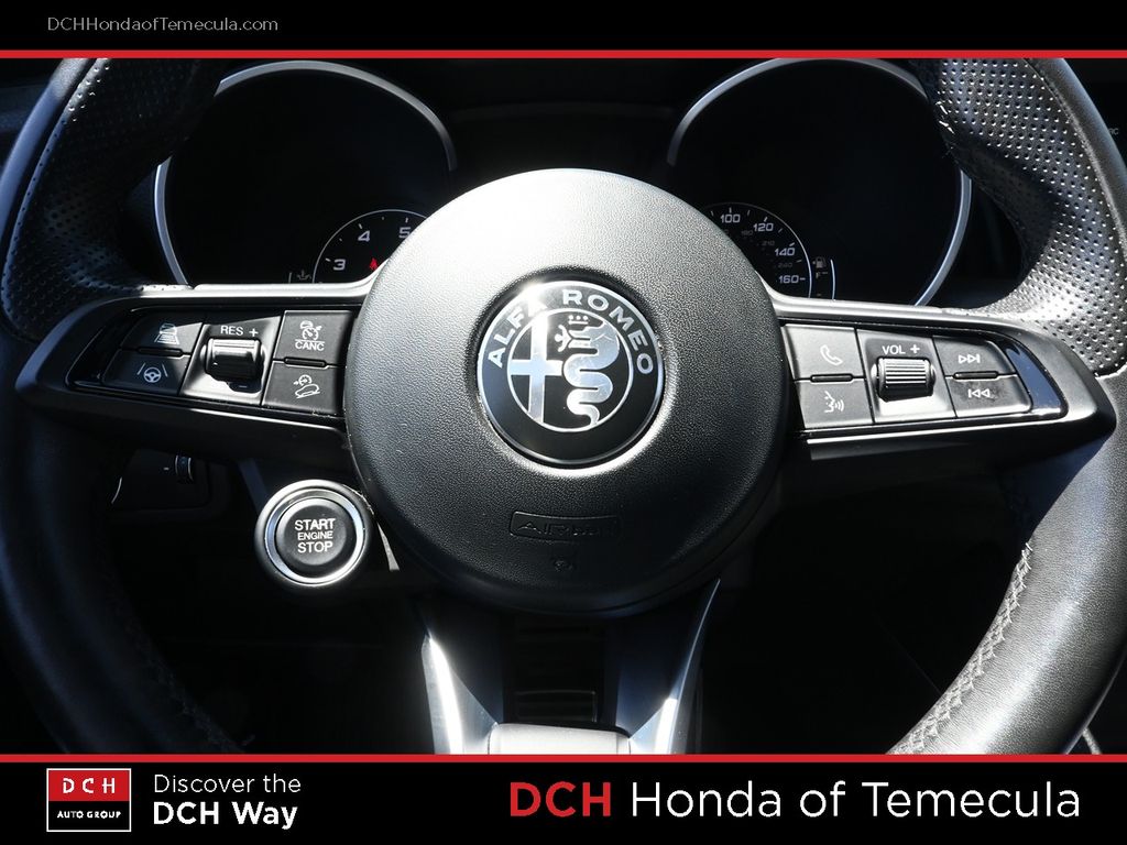 Thumbnail: 2023 Alfa Romeo Stelvio - 19