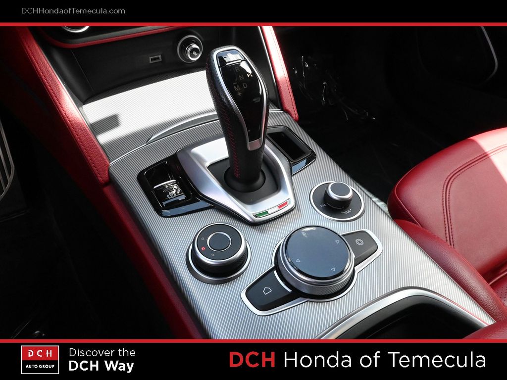 Thumbnail: 2020 Alfa Romeo Stelvio - 13