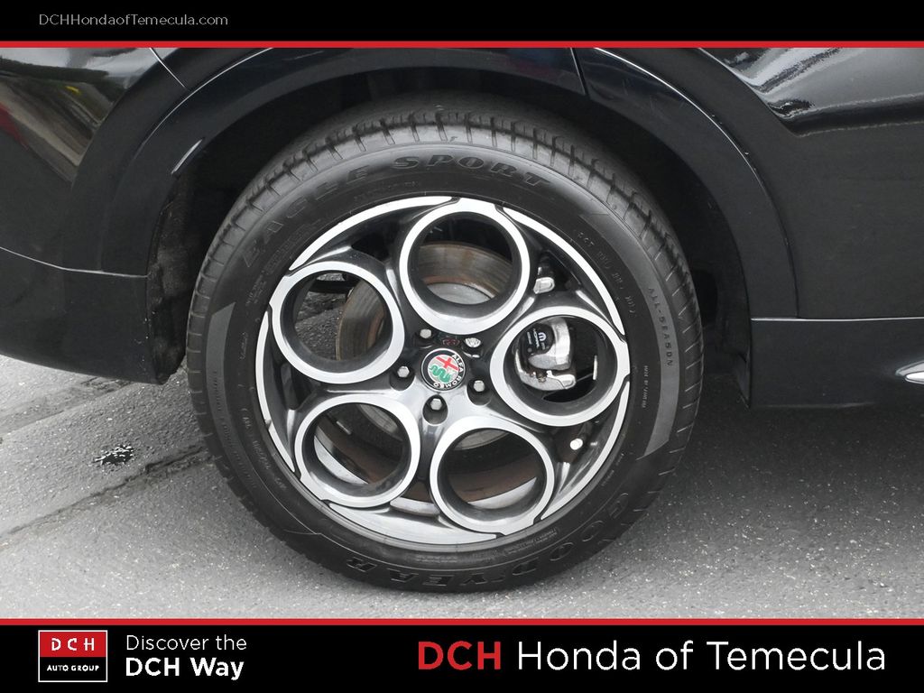 Thumbnail: 2024 Alfa Romeo Tonale - 7