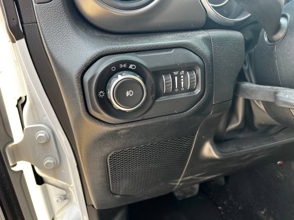 Thumbnail: 2022 Jeep Wrangler - 21