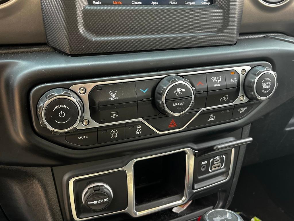 Thumbnail: 2022 Jeep Wrangler - 20
