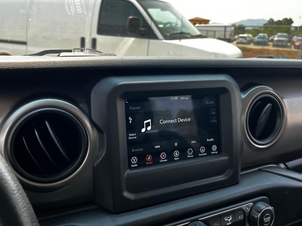 Thumbnail: 2022 Jeep Wrangler - 10