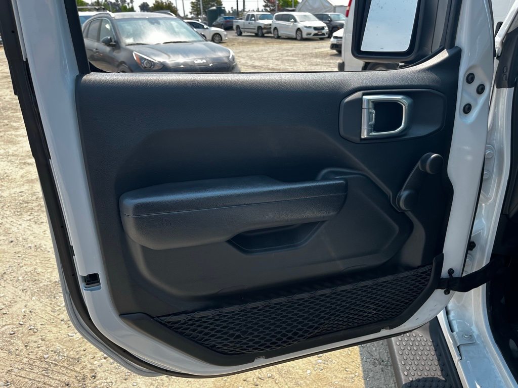 Thumbnail: 2022 Jeep Wrangler - 19