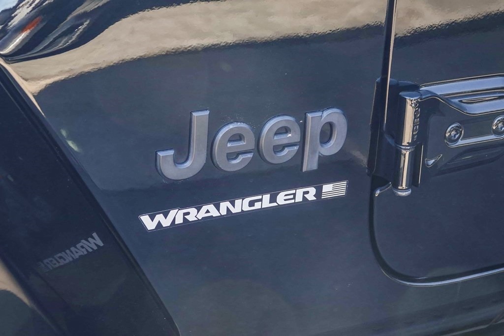 2023 Jeep Wrangler Unlimited Sahara 5