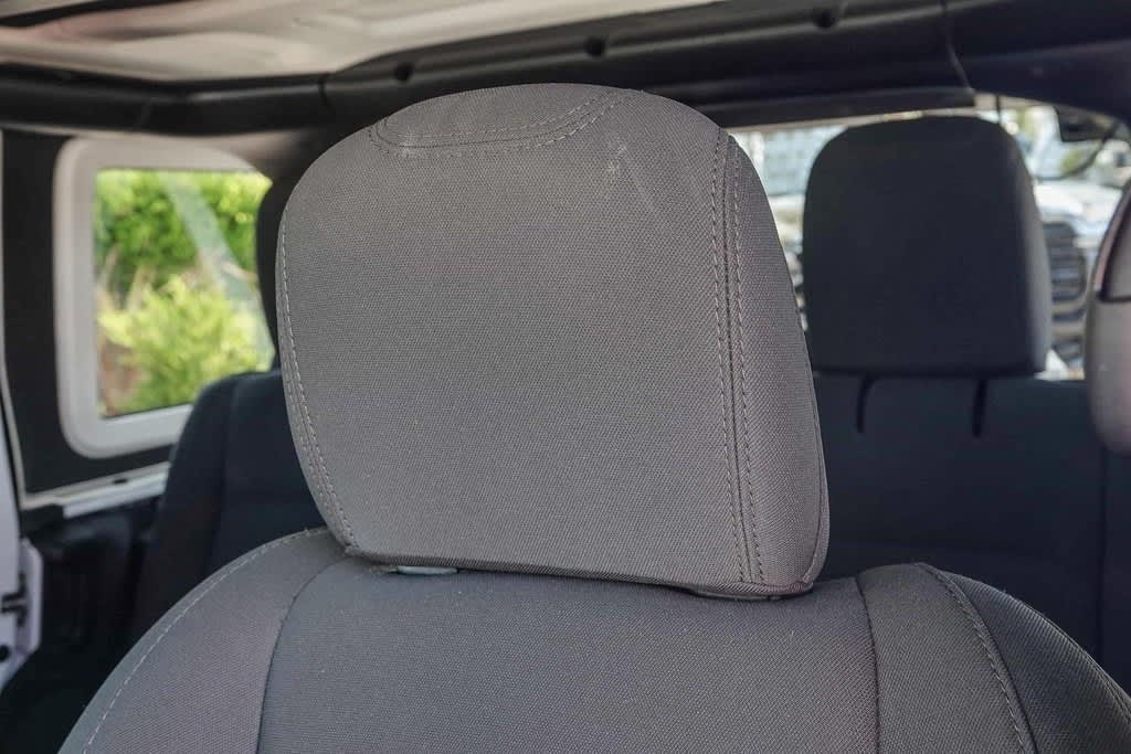 Thumbnail: 2021 Jeep Wrangler - 27