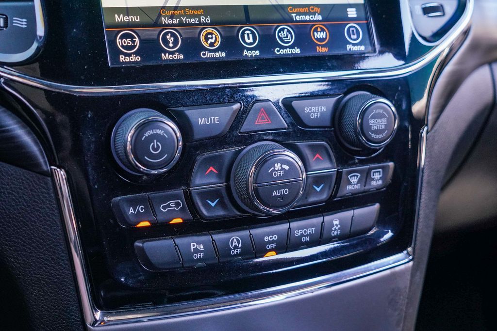 Thumbnail: 2019 Jeep Grand Cherokee - 25