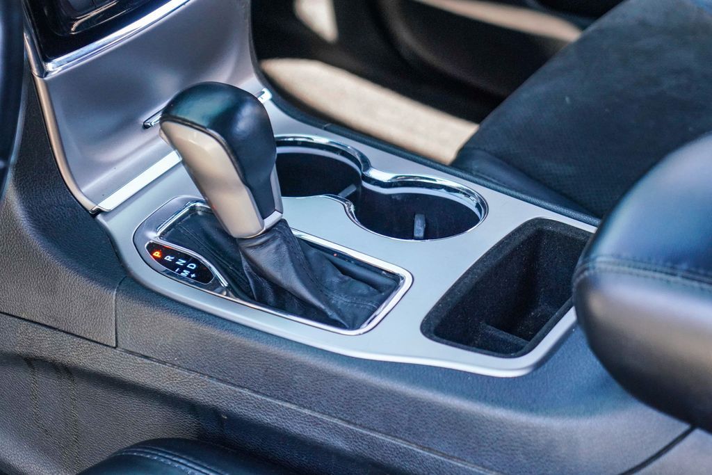 Thumbnail: 2019 Jeep Grand Cherokee - 13