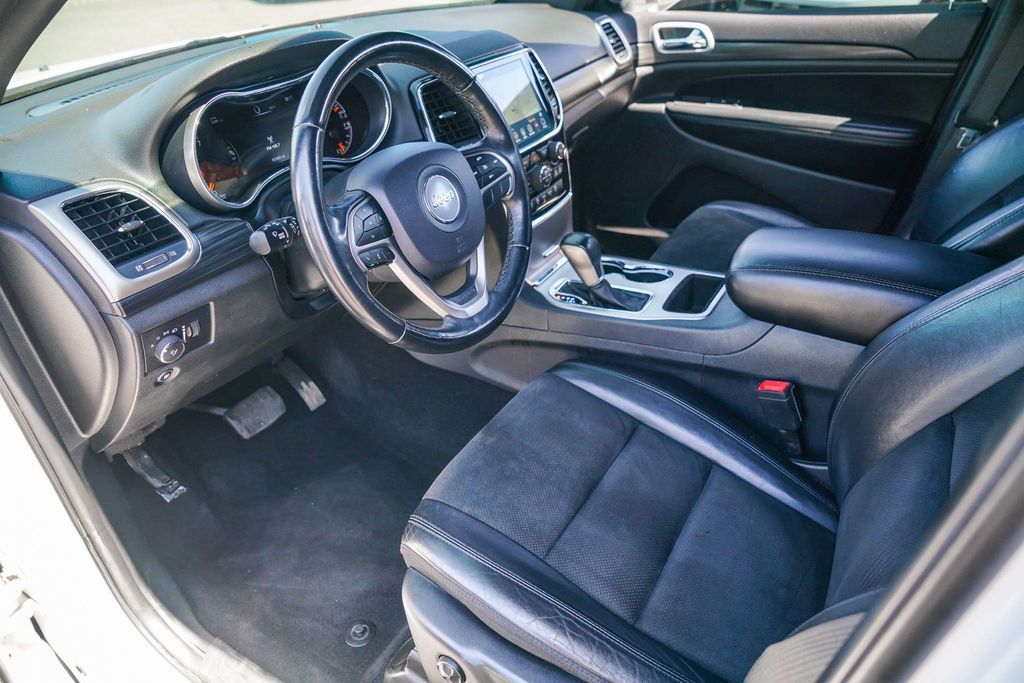 Thumbnail: 2019 Jeep Grand Cherokee - 10