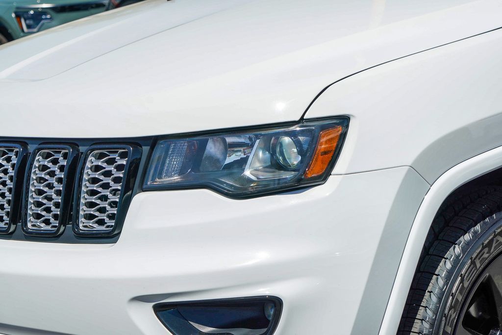 Thumbnail: 2019 Jeep Grand Cherokee - 20