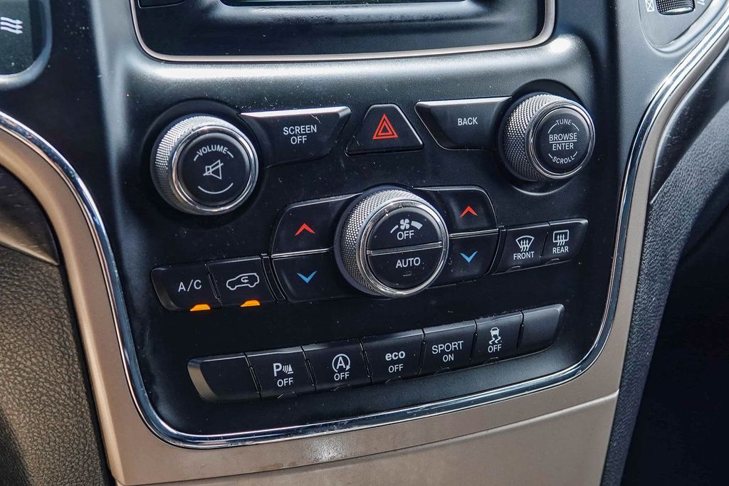 Thumbnail: 2017 Jeep Grand Cherokee - 25