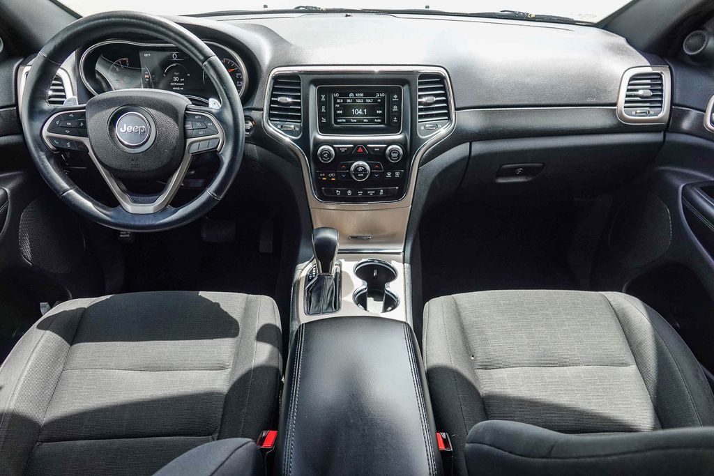 Thumbnail: 2017 Jeep Grand Cherokee - 2