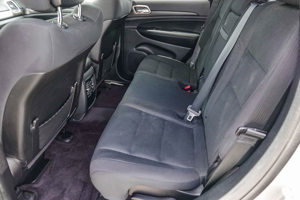 Thumbnail: 2017 Jeep Grand Cherokee - 11