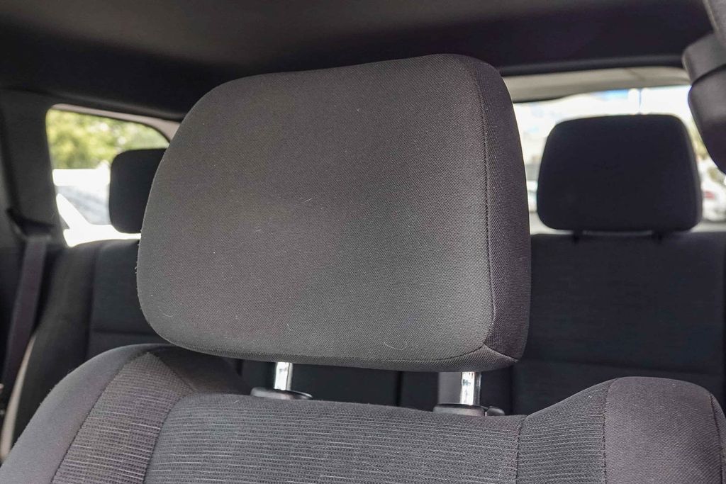 Thumbnail: 2017 Jeep Grand Cherokee - 27