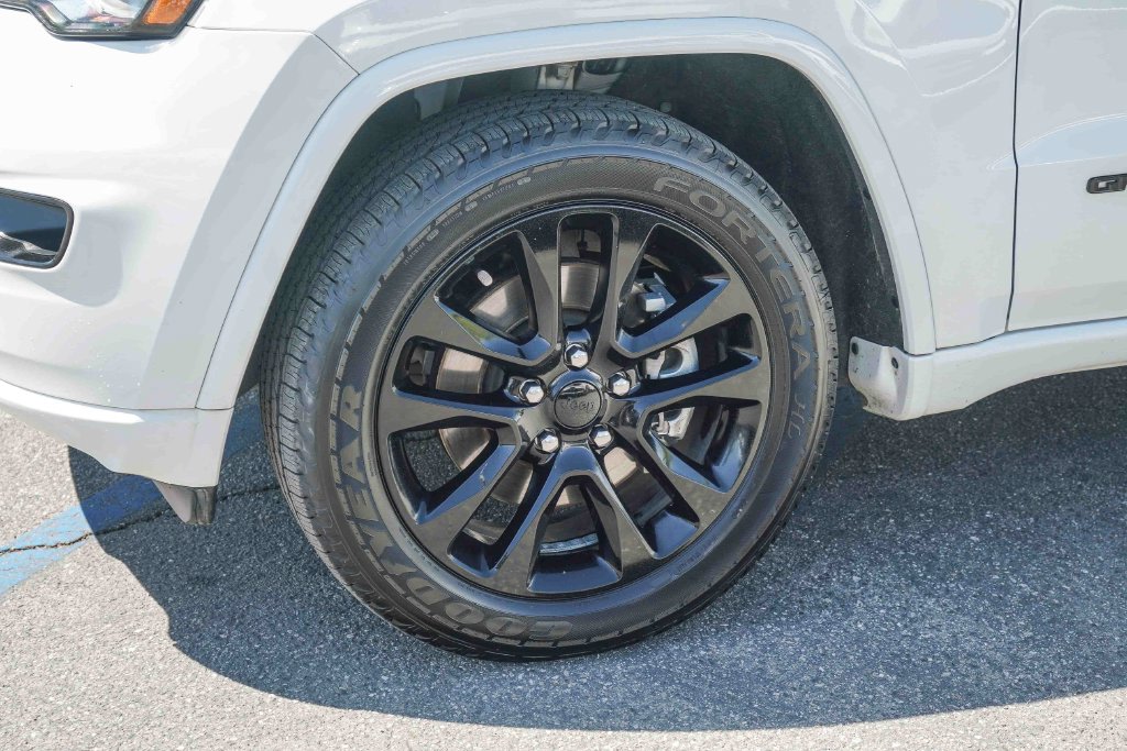 Thumbnail: 2022 Jeep Grand Cherokee - 6