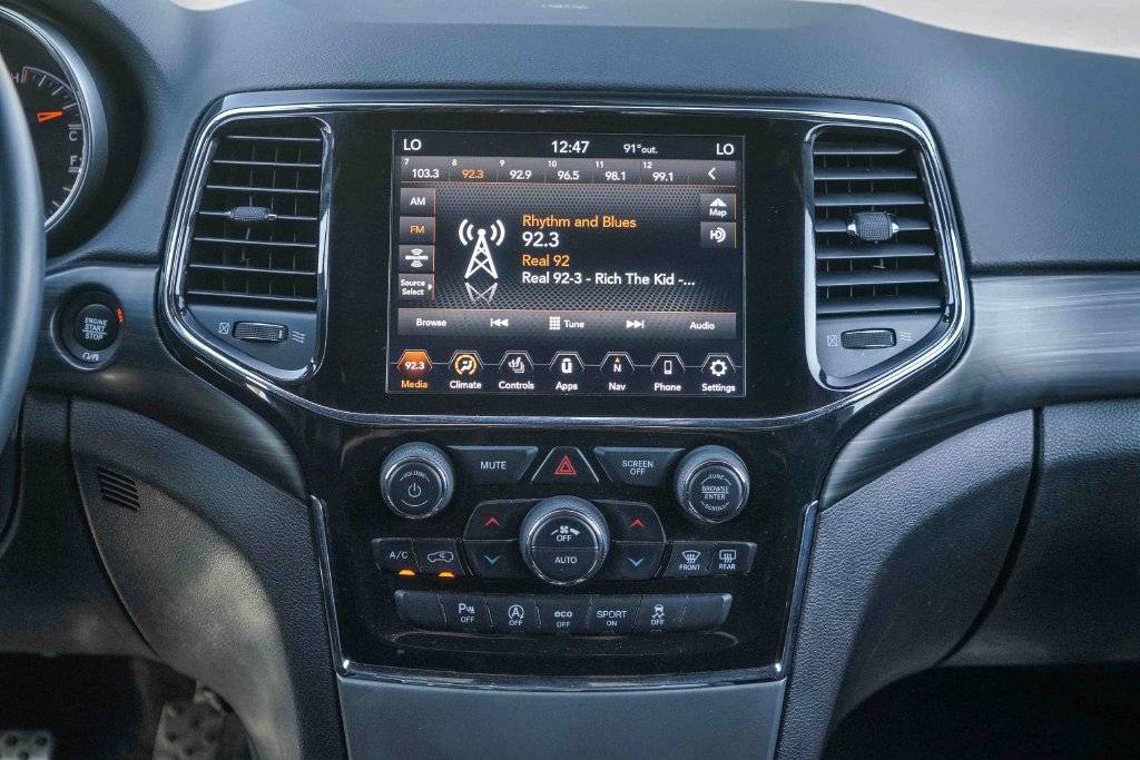 Thumbnail: 2022 Jeep Grand Cherokee - 12