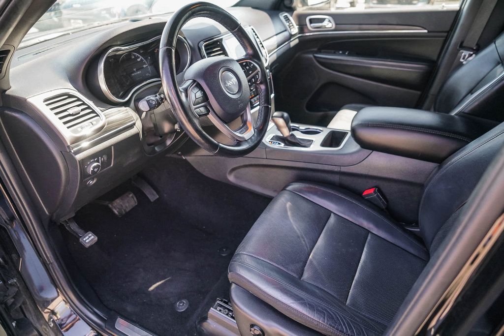 Thumbnail: 2020 Jeep Grand Cherokee - 9