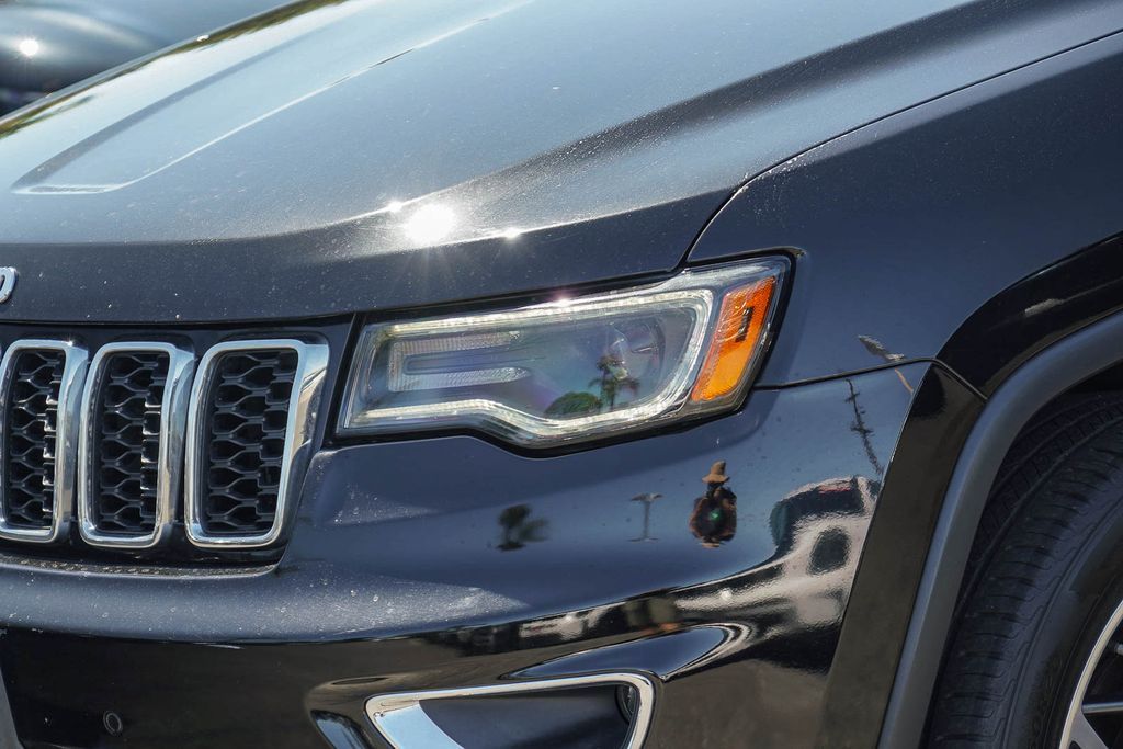 Thumbnail: 2020 Jeep Grand Cherokee - 18