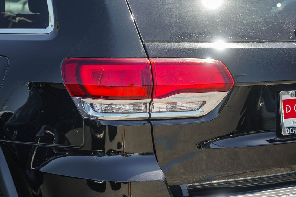 Thumbnail: 2020 Jeep Grand Cherokee - 17