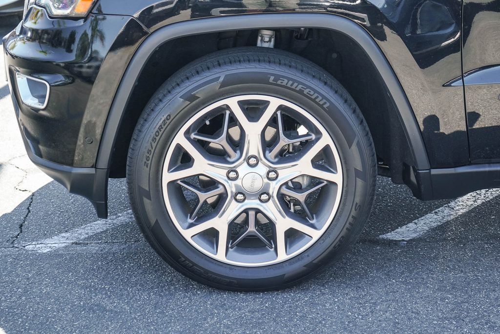 Thumbnail: 2020 Jeep Grand Cherokee - 19