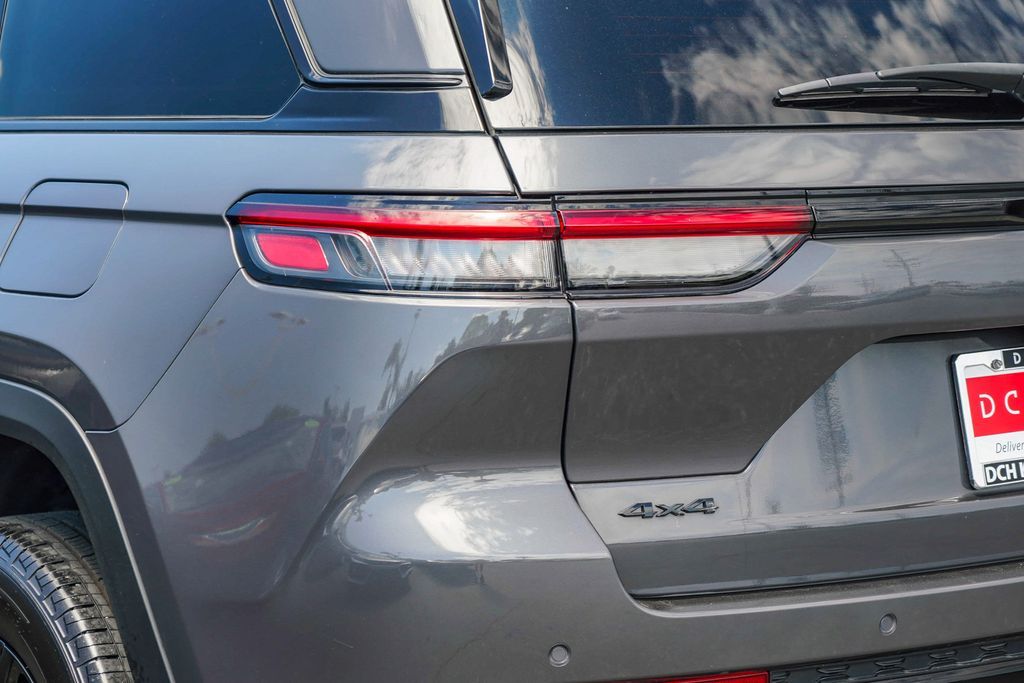Thumbnail: 2025 Jeep Grand Cherokee - 5
