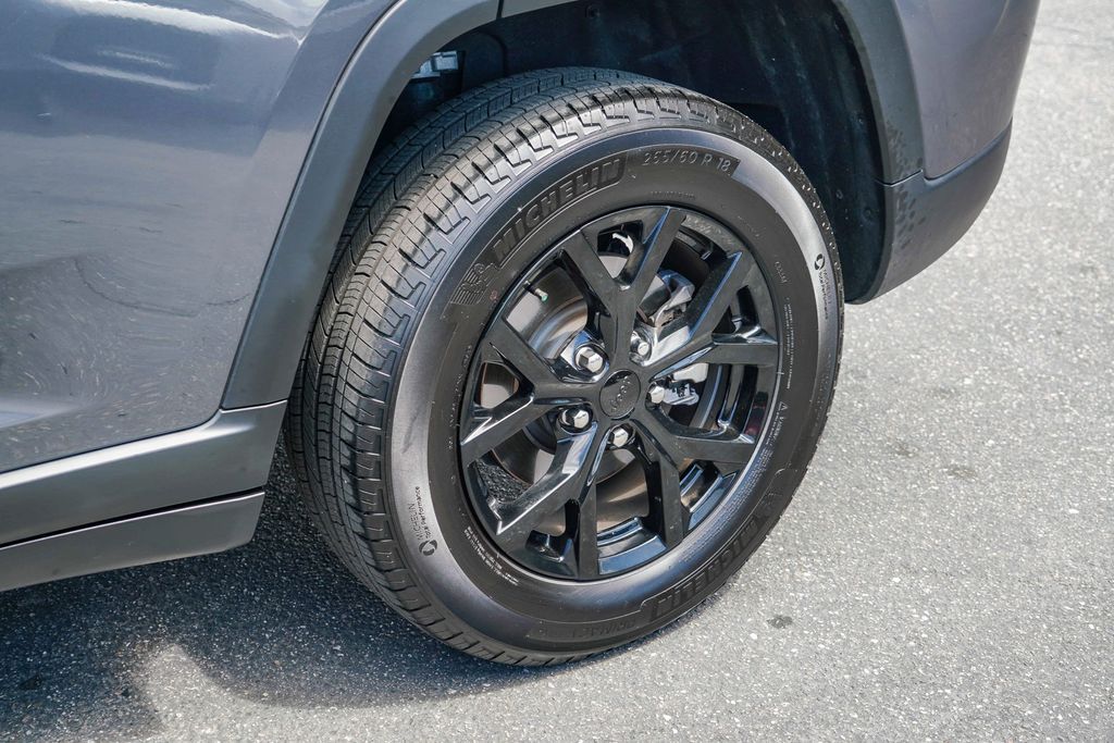 Thumbnail: 2025 Jeep Grand Cherokee - 20