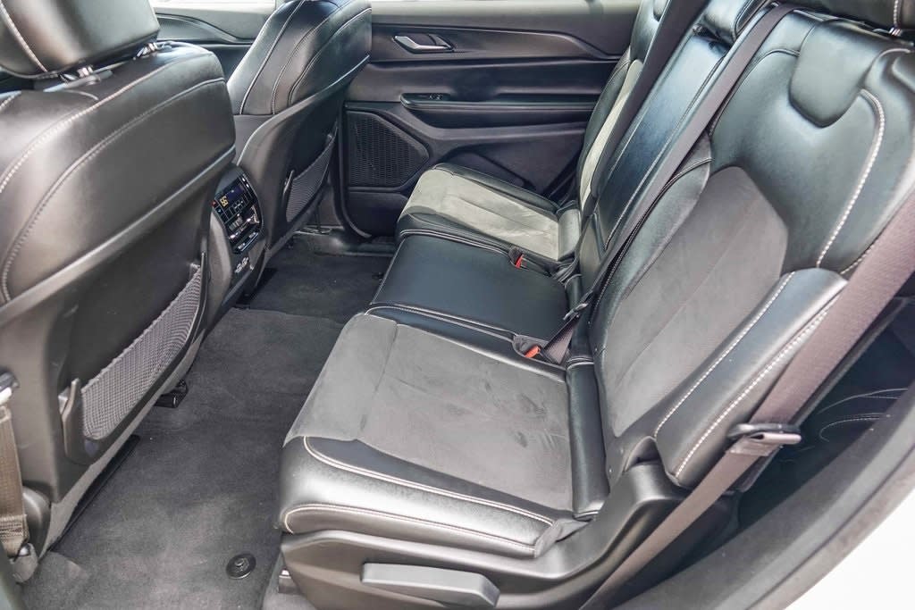 Thumbnail: 2024 Jeep Grand Cherokee L - 10