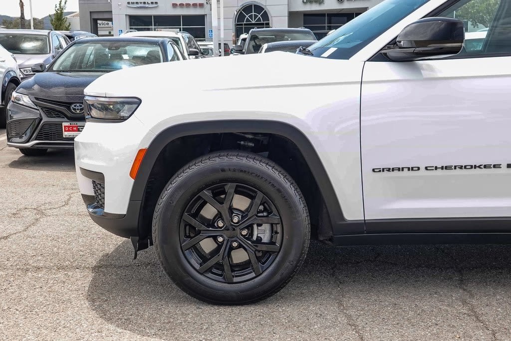 Thumbnail: 2024 Jeep Grand Cherokee L - 5