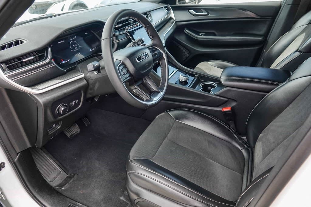 Thumbnail: 2024 Jeep Grand Cherokee L - 9