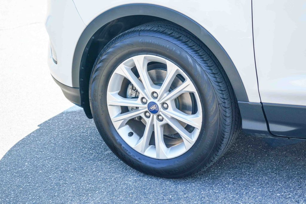 Thumbnail: 2019 Ford Escape - 6