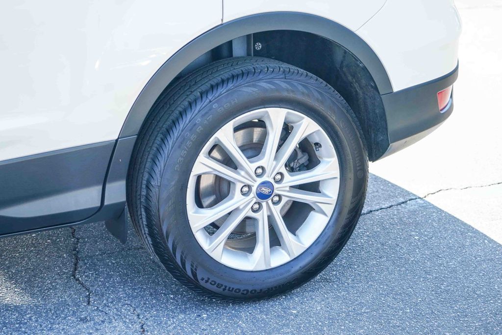Thumbnail: 2019 Ford Escape - 21
