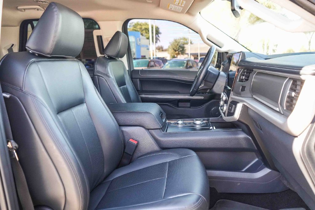 Thumbnail: 2023 Ford Expedition MAX - 9