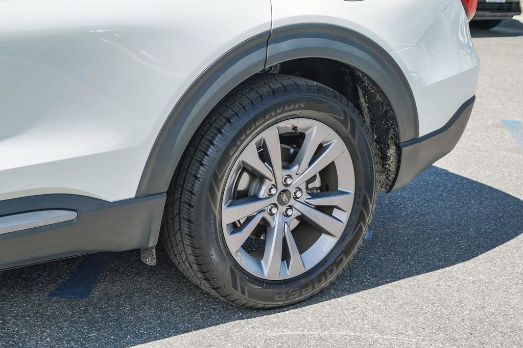 Thumbnail: 2022 Ford Explorer - 21