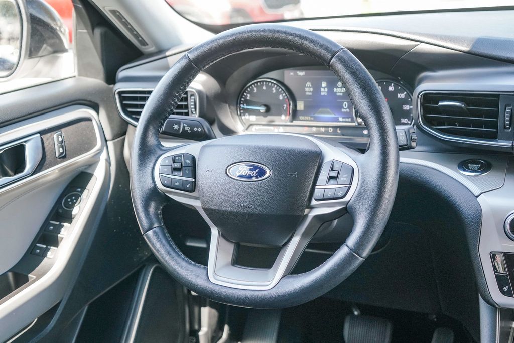 Thumbnail: 2022 Ford Explorer - 8