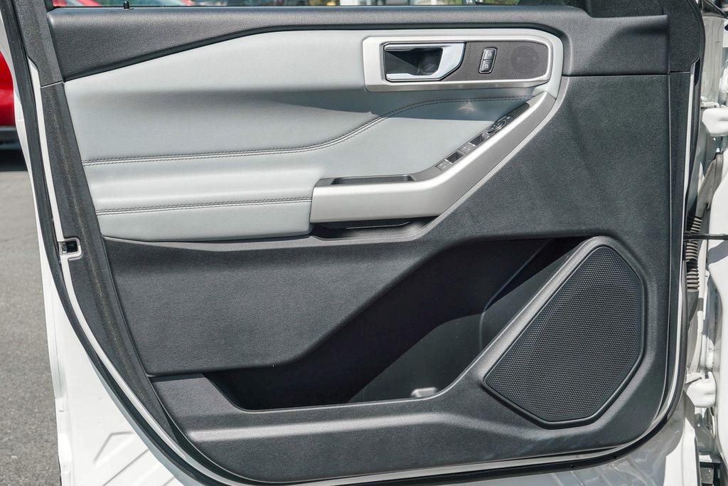 Thumbnail: 2022 Ford Explorer - 23