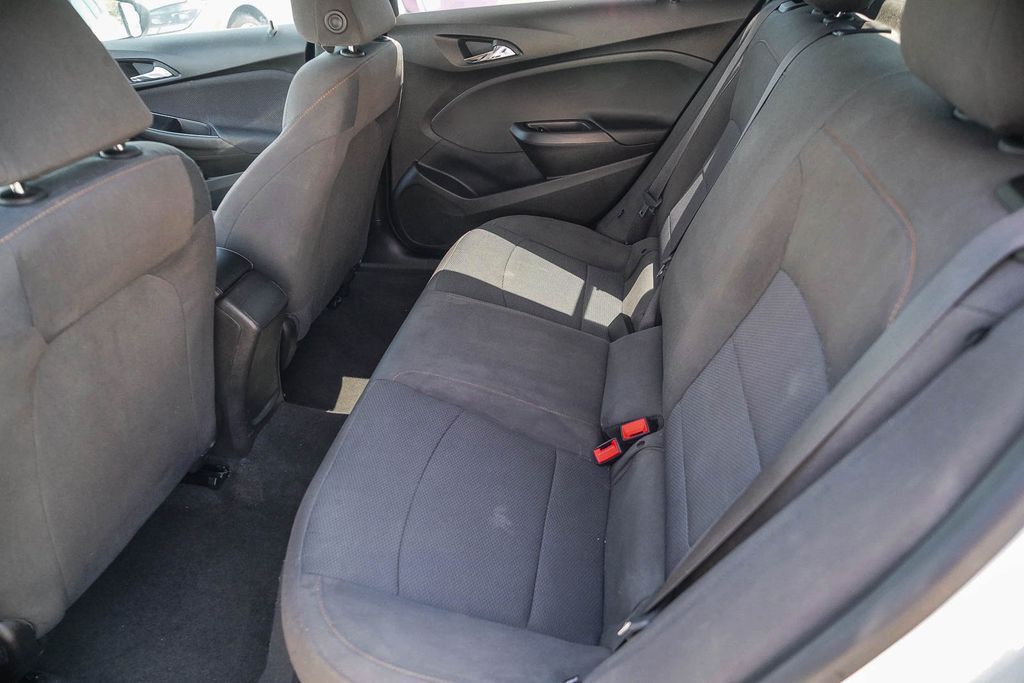 Thumbnail: 2019 Chevrolet Cruze - 10