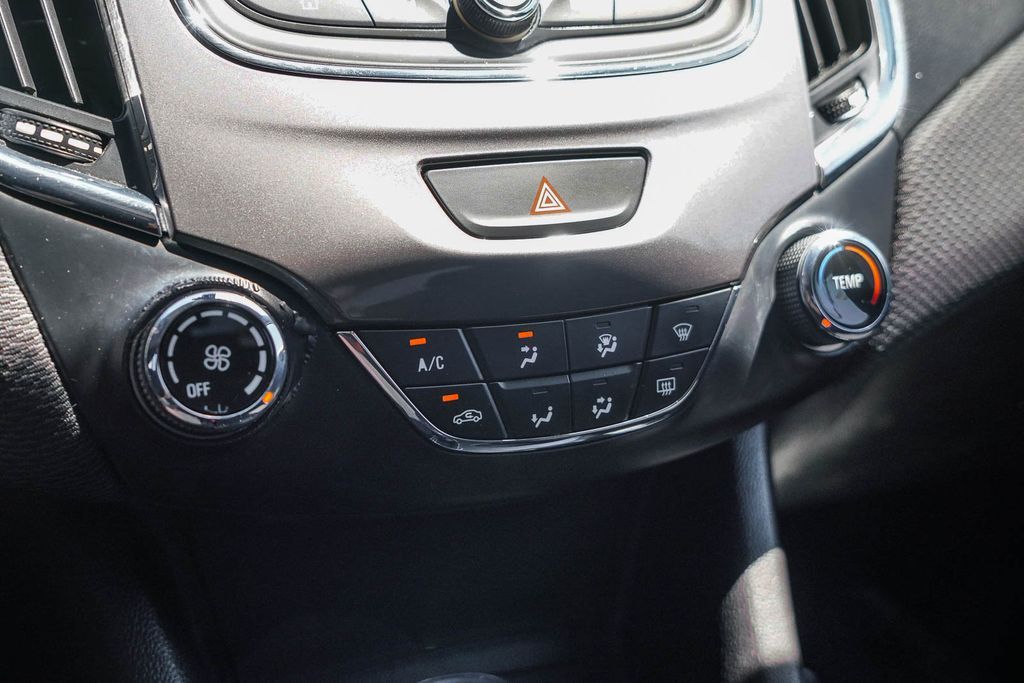 Thumbnail: 2019 Chevrolet Cruze - 25